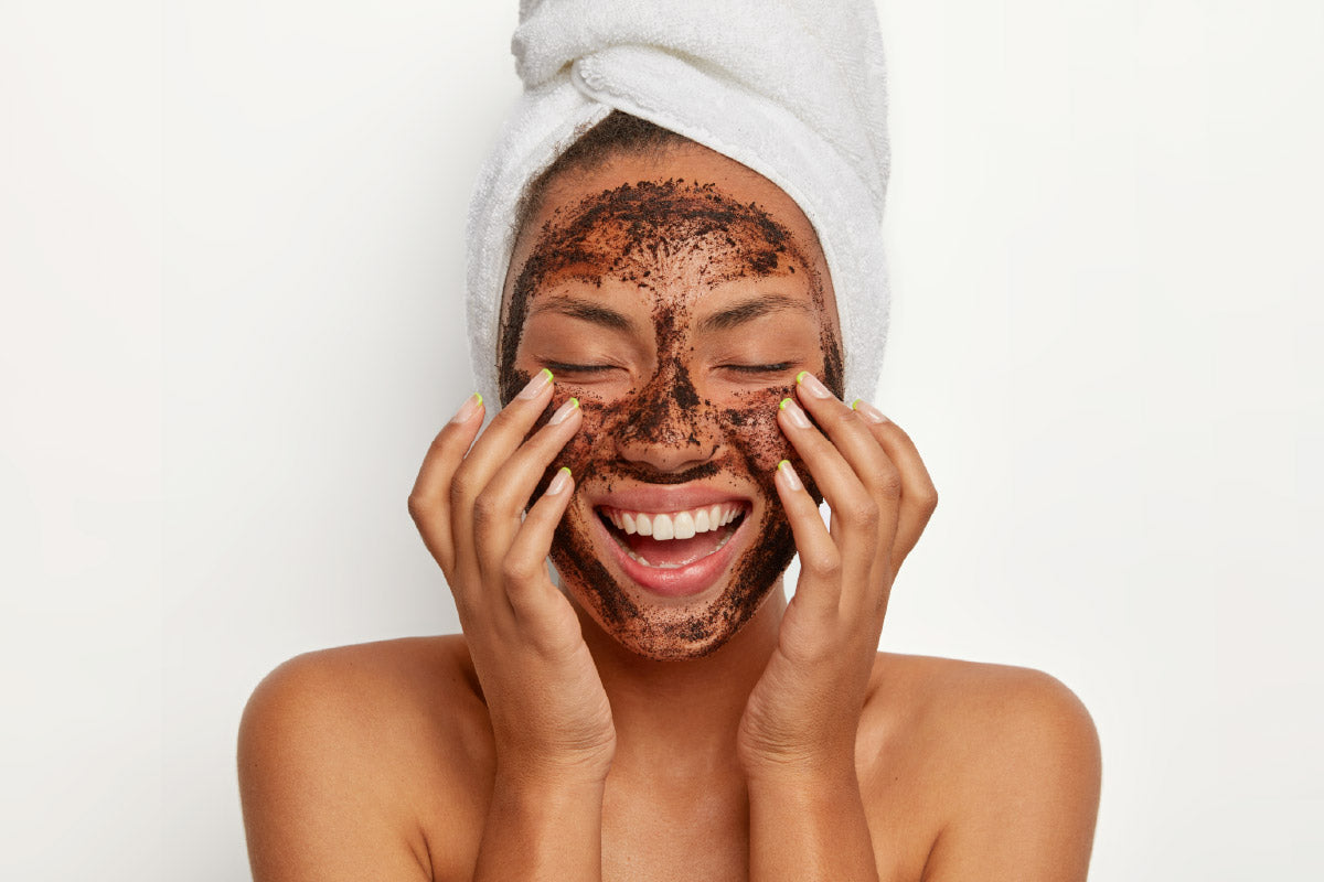 ¿Cómo exfoliar la cara correctamente? Guía paso a paso para una piel radiante