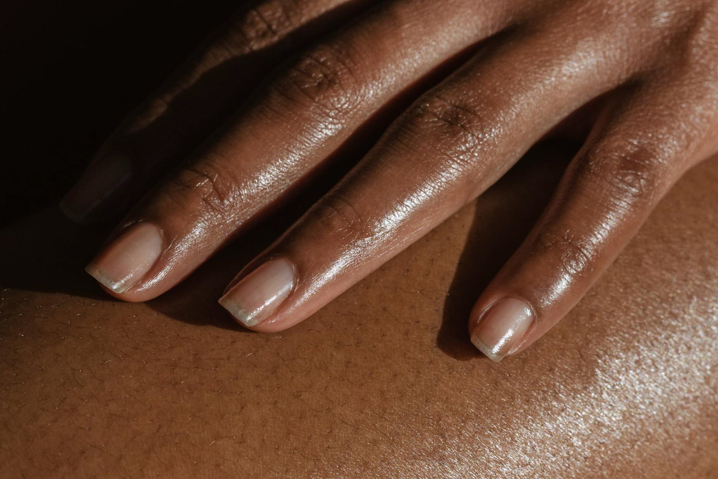 Hidratación desde adentro: hábitos para una piel radiante en marzo